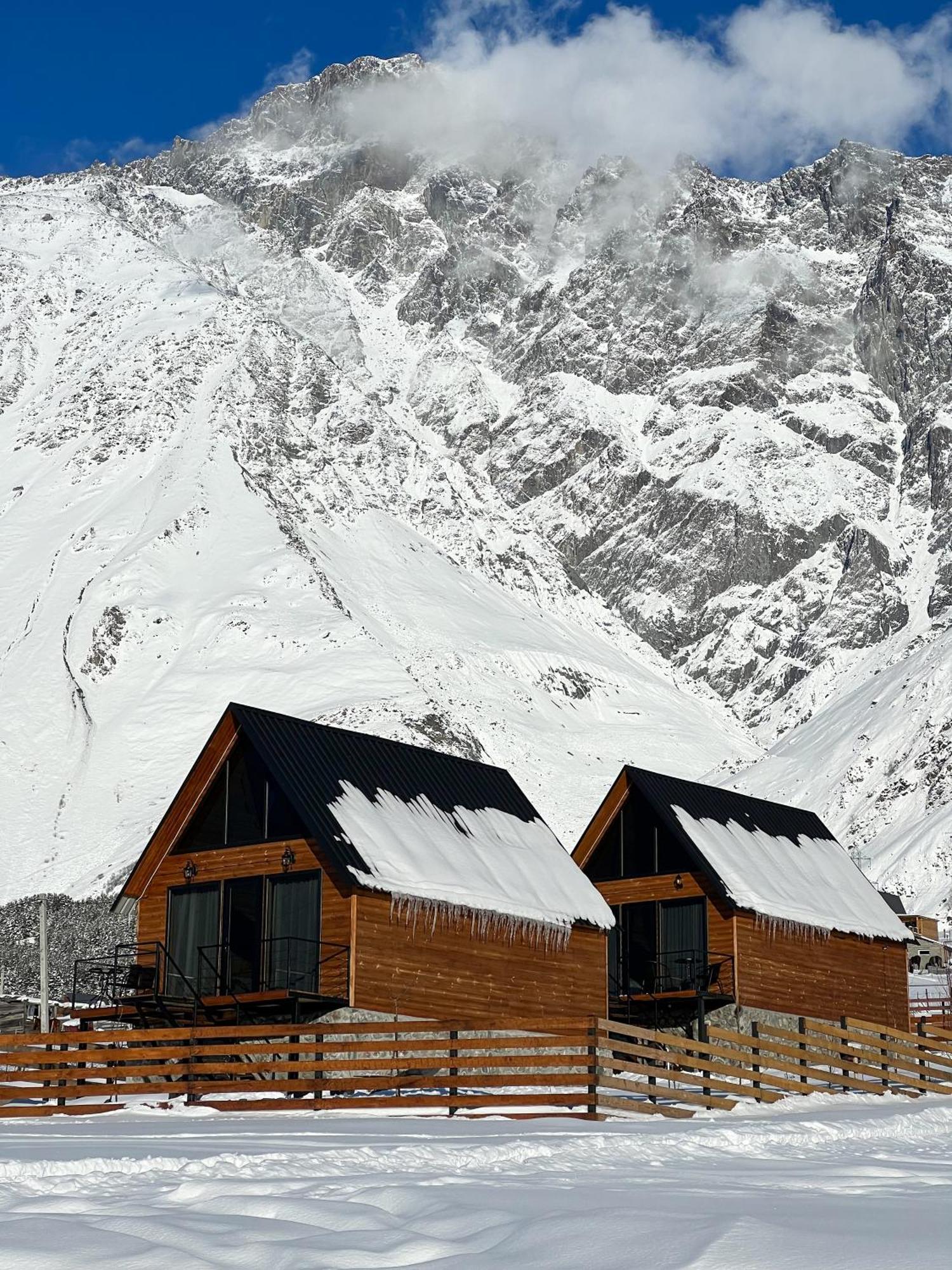 Traveler'S Cottages In Kazbegi Экстерьер фото