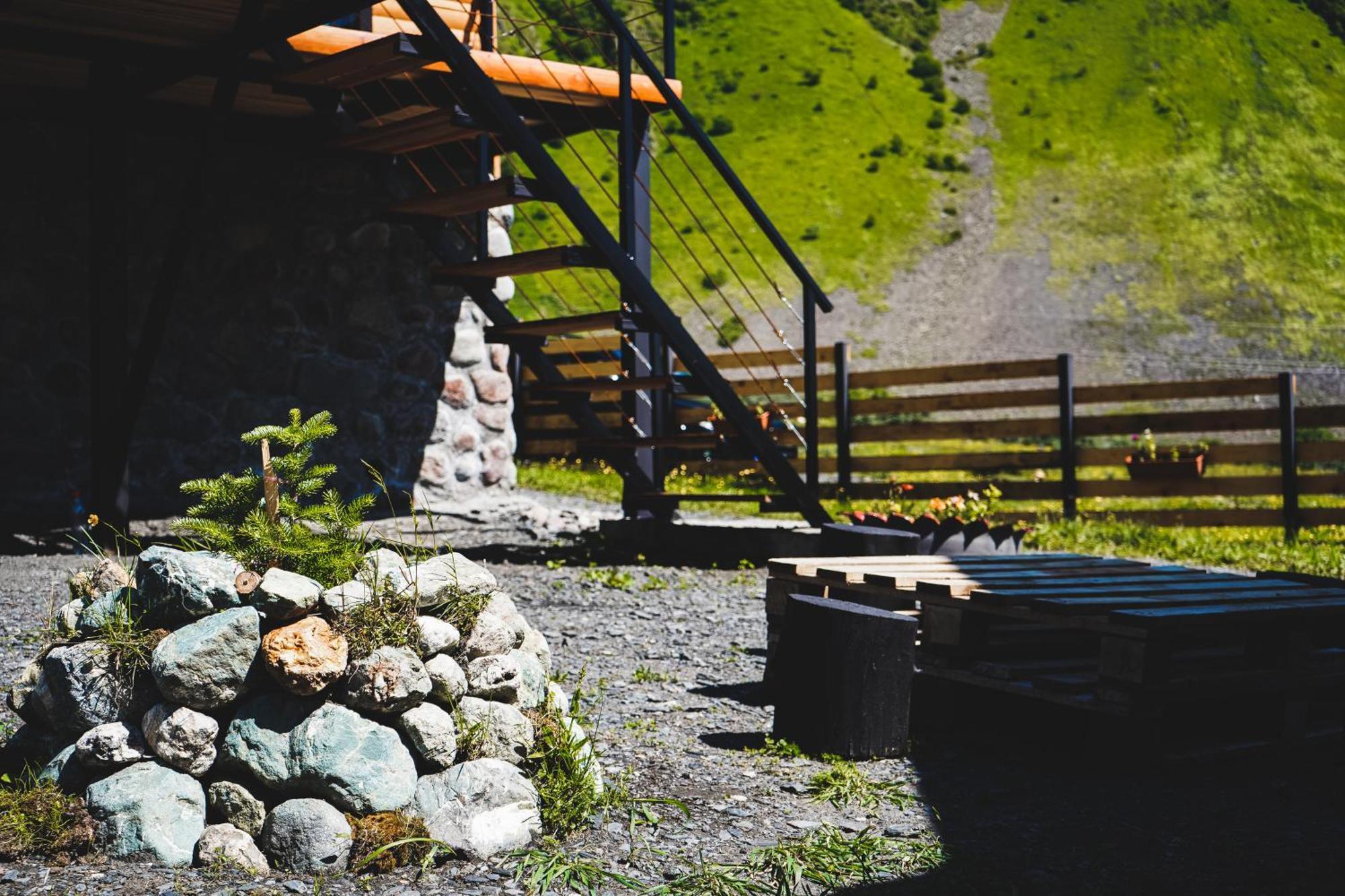 Traveler'S Cottages In Kazbegi Экстерьер фото