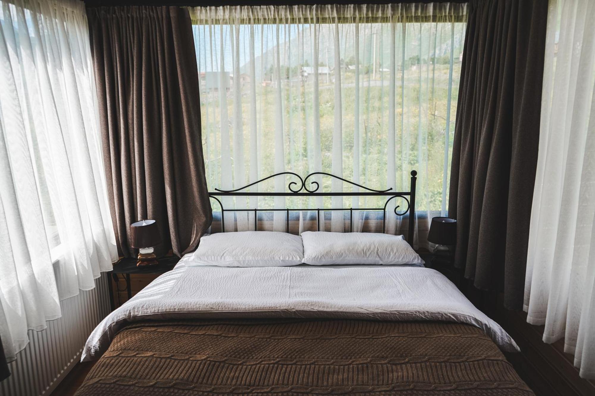 Traveler'S Cottages In Kazbegi Экстерьер фото