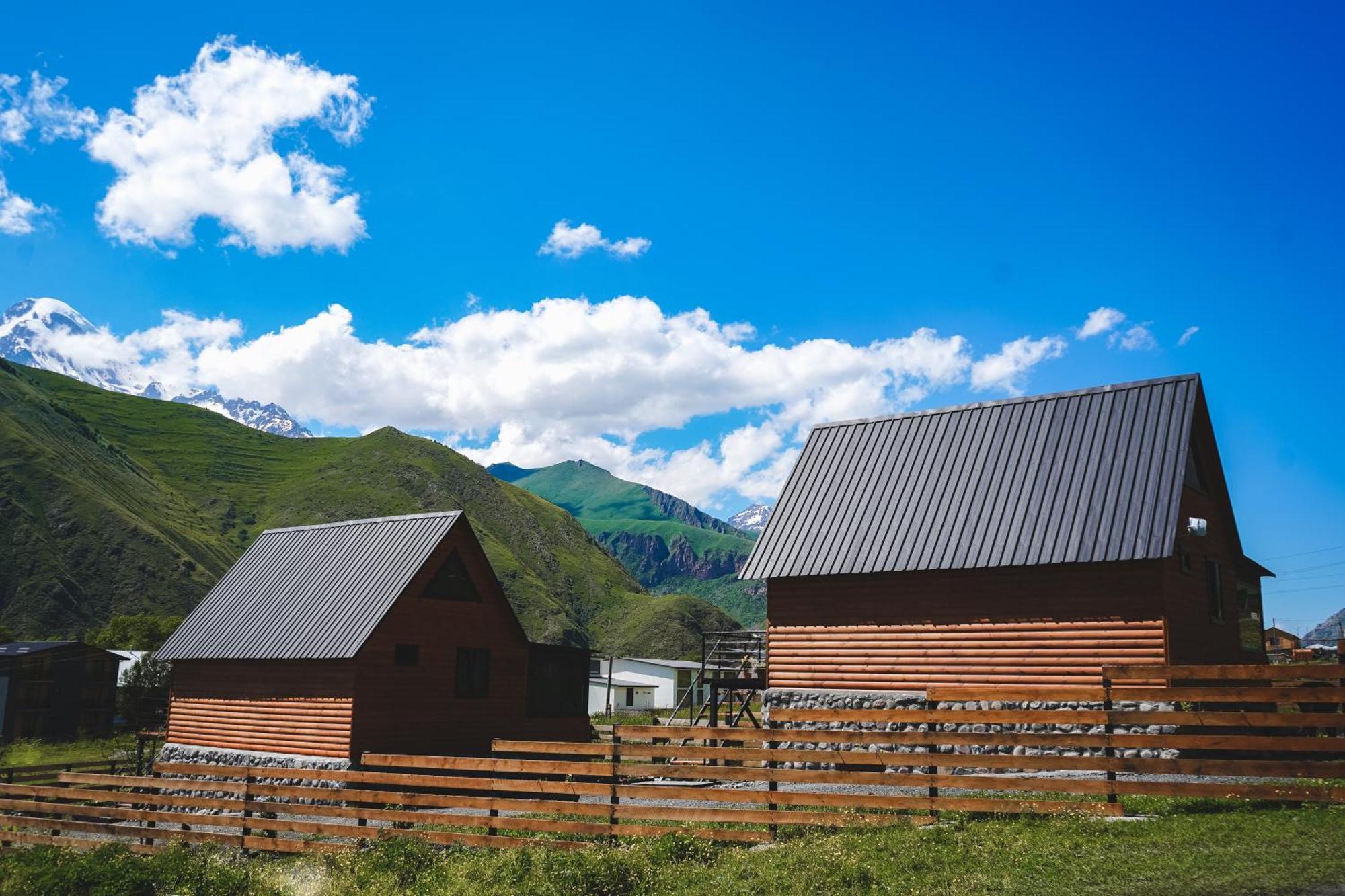 Traveler'S Cottages In Kazbegi Экстерьер фото